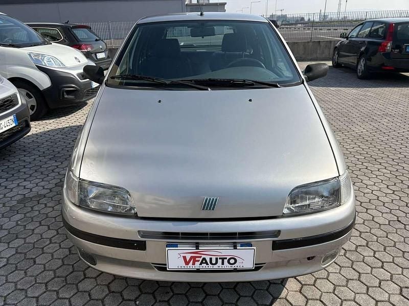 Usata Fiat Punto 86 CV (63 kW) 1999 Grigio Berlina