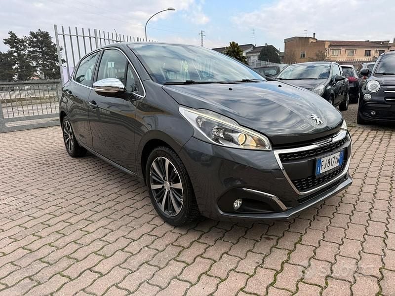 Usata Peugeot 208 Allure 75 CV (55 kW) 2017 Grigio Utilitaria