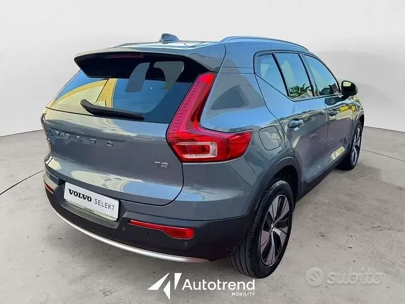 Usata Volvo XC40 Core 129 CV (94 kW) 2022 Grigio SUV