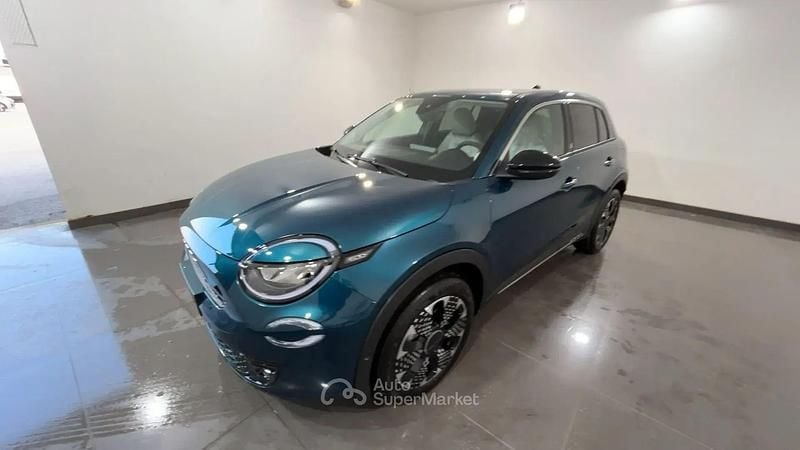 Nuova Fiat 600 La Prima 136 CV (100 kW) 2026 Verde SUV
