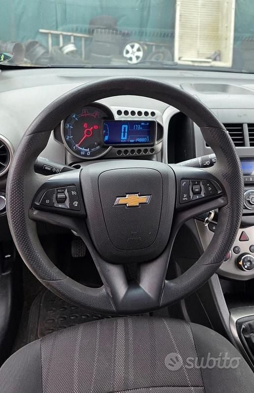 Usata Chevrolet Aveo 75 CV (55 kW) 2012 Nero Utilitaria
