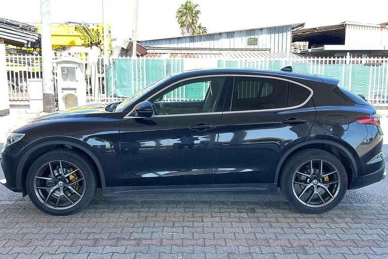 Usata Alfa Romeo Stelvio Executive 210 CV (154 kW) 2017 Nero SUV