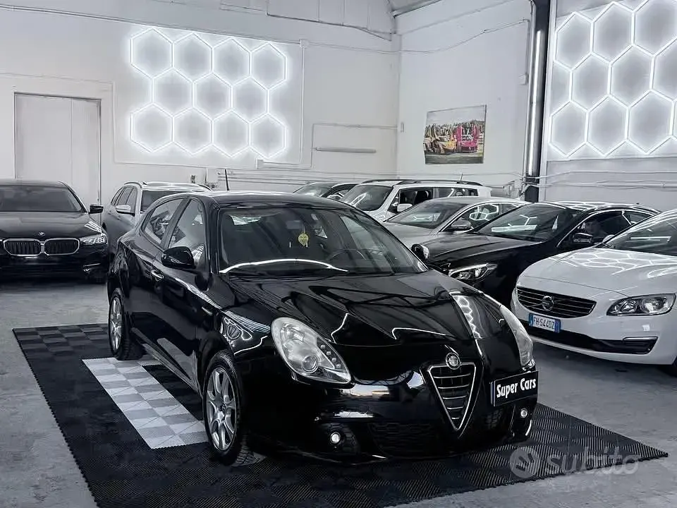 Usata Alfa Romeo Giulietta Exclusive 105 CV (77 kW) 2012 Nero Utilitaria