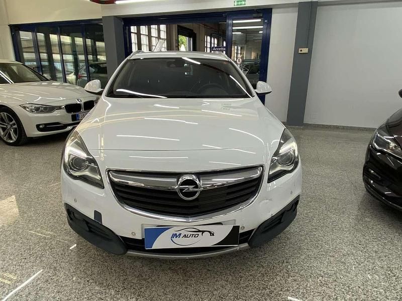 Bianco Usata 2015 Opel Insignia Country Tourer Station wagon | 8490 € - Immagine 1/4