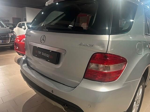Usata Mercedes ML280 190 CV (139 kW) 2007 Argento SUV