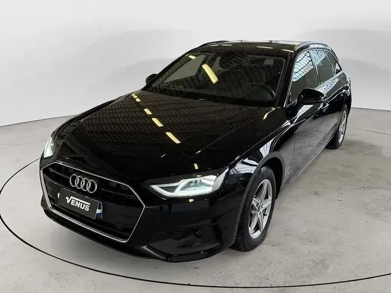 Gebraucht Audi A4 Comfort 136 PS (100 kW) 2022 Schwarz Kombi