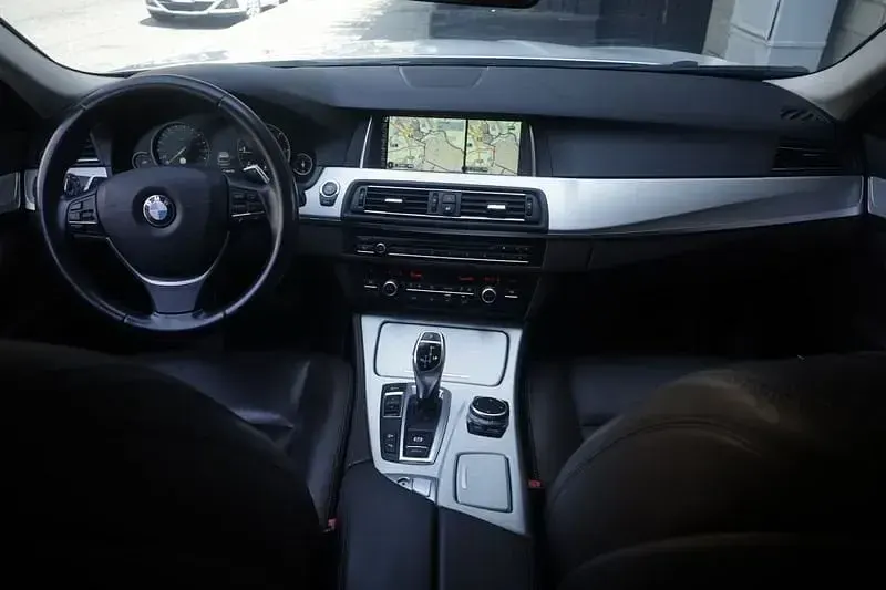 Usata BMW 525 Luxury Line 218 CV (160 kW) 2015 Argento Station wagon