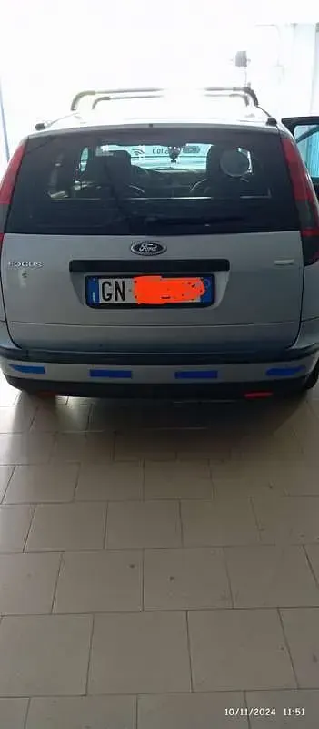 Usata Ford Focus Ambiente 109 CV (80 kW) 2005 Station wagon