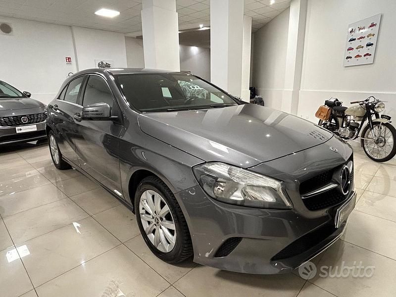 Usata Mercedes A160 90 CV (66 kW) 2018 Grigio Berlina