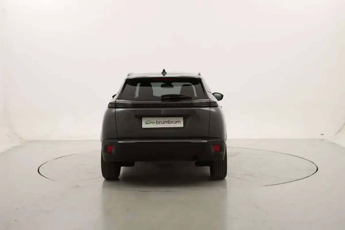 Usata Peugeot 2008 Allure 102 CV (75 kW) 2025 Grigio SUV