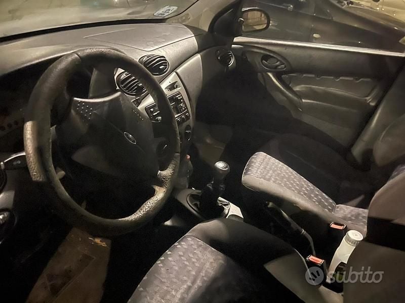 Usata Ford Focus 100 CV (73 kW) 1999 Berlina