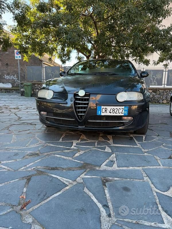 Usata Alfa Romeo 147 115 CV (84 kW) 2000 Nero Utilitaria