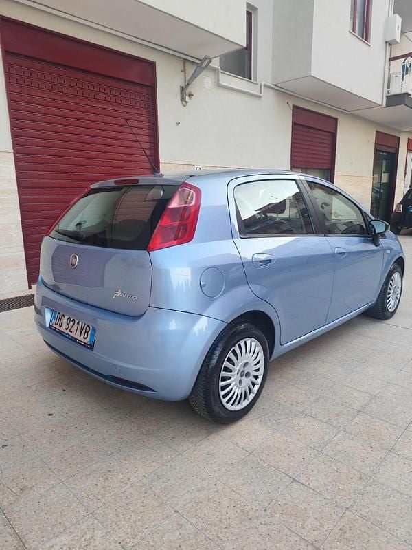 Usata Fiat Grande Punto Dynamic 75 CV (55 kW) 2007 Blu Utilitaria