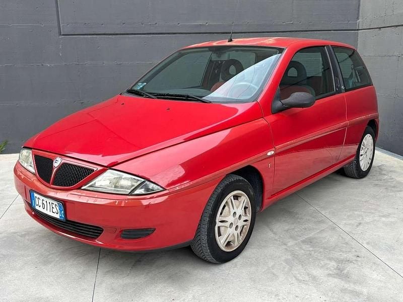 Usata Lancia 2000 60 CV (44 kW) 2002 Rosso Berlina