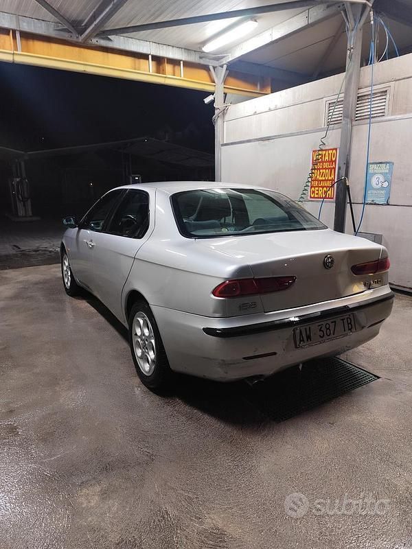 Usata Alfa Romeo 156 105 CV (77 kW) 1998 Grigio Berlina