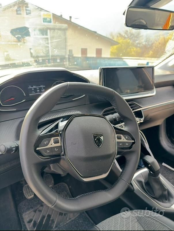 Usata Peugeot 208 2025 Nero Utilitaria