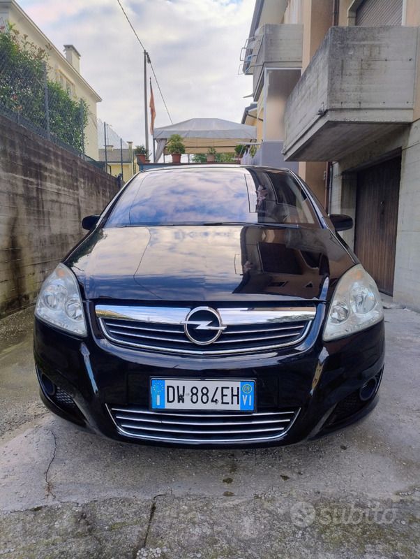 Usata Opel Zafira 140 CV (102 kW) 2009 Nero Monovolume