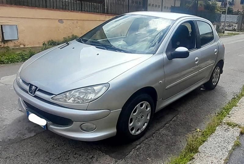 Usata Peugeot 206 68 CV (50 kW) 2008 Argento Berlina