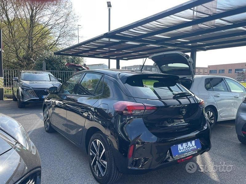 Usata Opel Corsa 101 CV (74 kW) 2024 Argento Berlina