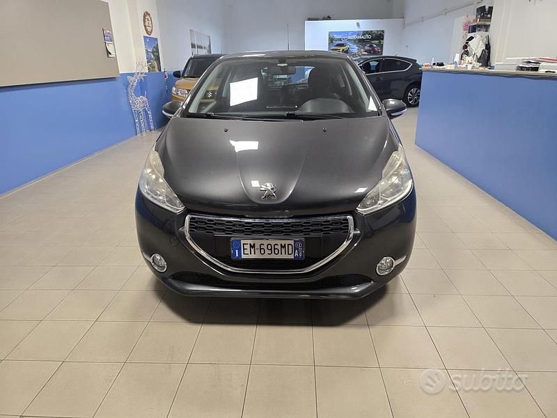 Usata Peugeot 208 Allure 95 CV (69 kW) 2012 Grigio Utilitaria