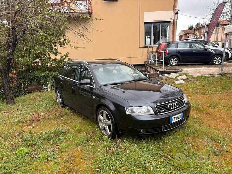 Usata Audi A4 130 CV (95 kW) 2004 Nero Station wagon