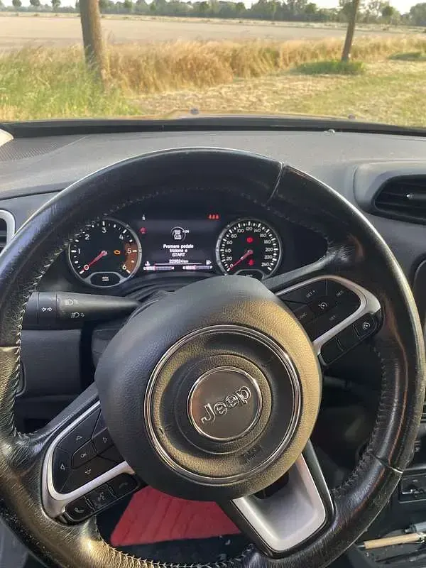 Usata Jeep Renegade Limited 140 CV (102 kW) 2015 Nero SUV
