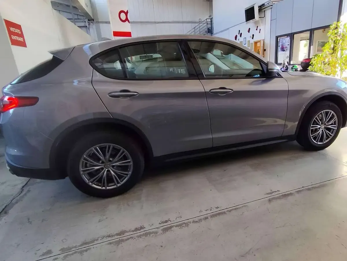 Usata Alfa Romeo Stelvio Business 190 CV (139 kW) 2019 Grigio stromboli SUV