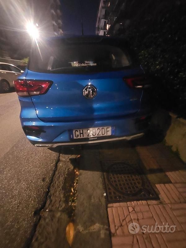 Usata MG ZS 111 CV (81 kW) 2021 Blu Berlina