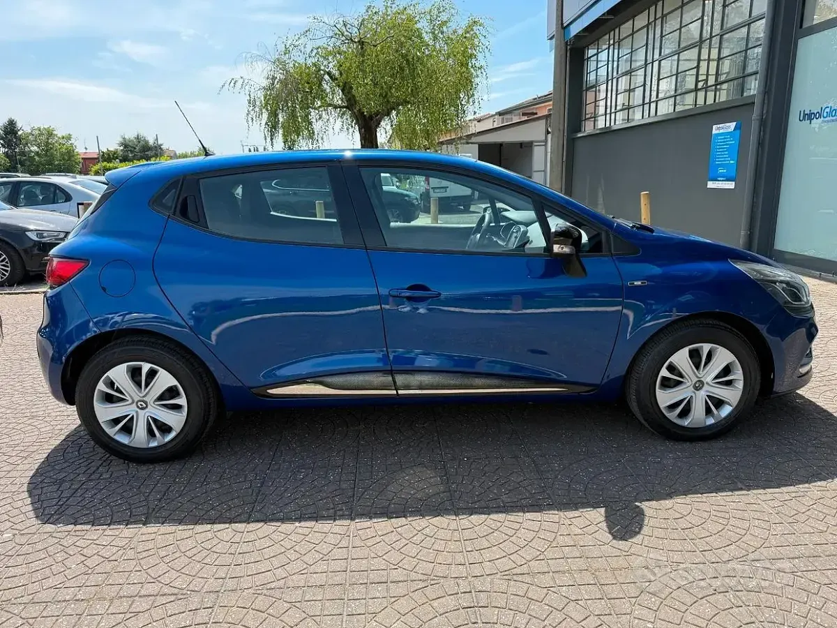 Usata Renault Clio IV Intens 75 CV (55 kW) 2019 Blu Berlina