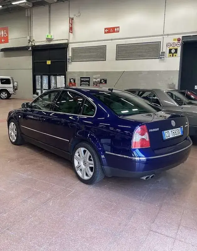 Usata VW Passat 275 CV (202 kW) 2001 Berlina