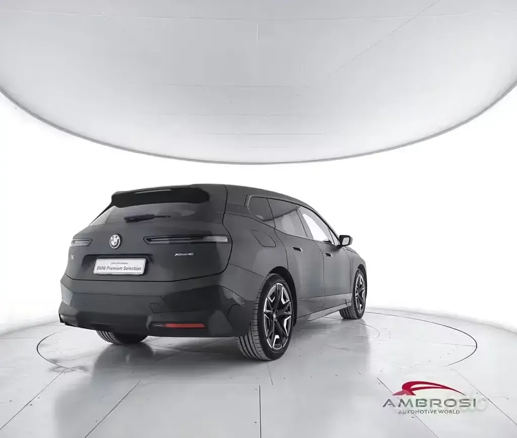 Usata BMW iX 102 kW (139 CV) 2025 Nero SUV
