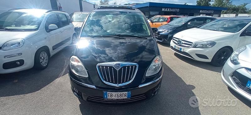 Usata Lancia Musa 77 CV (56 kW) 2010 Nero Monovolume