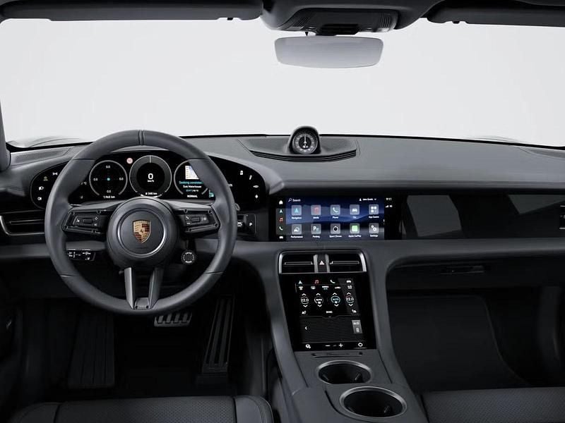 Nuova Porsche Taycan Cross Turismo 300 kW (408 CV) 2026 Nero jet metallizzato