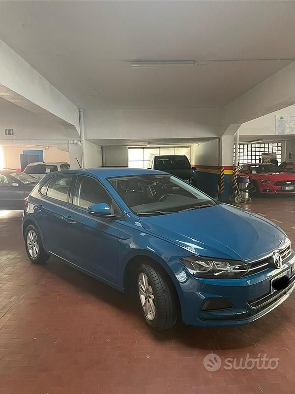 Usata VW Polo Comfortline 75 CV (55 kW) 2018 Blu Berlina