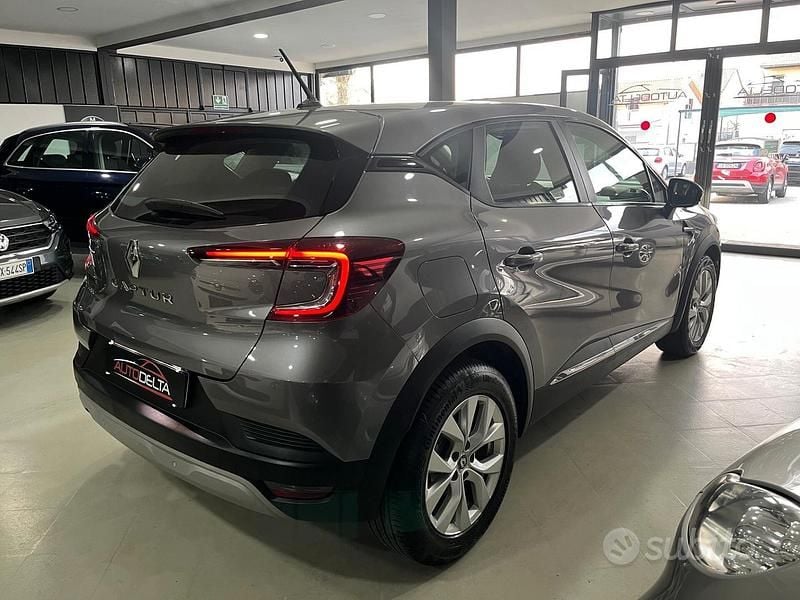 Usata Renault Captur Business 95 CV (69 kW) 2021 Grigio SUV