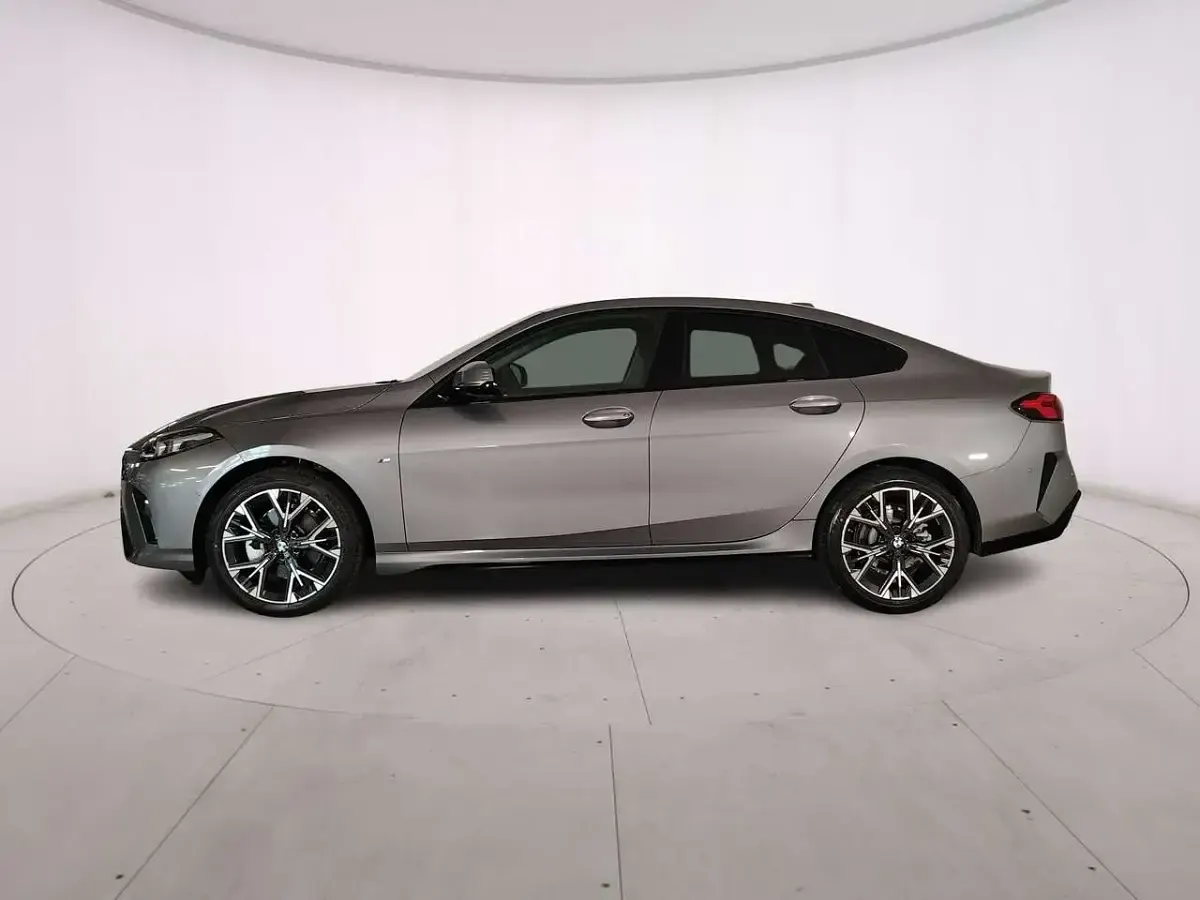 Nuova BMW 218 M Sport 150 CV (110 kW) 2026 Skyscraper grey Coupé