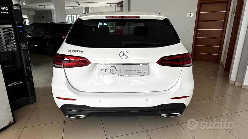 Usata Mercedes B180 Premium 115 CV (84 kW) 2019 Bianco Monovolume