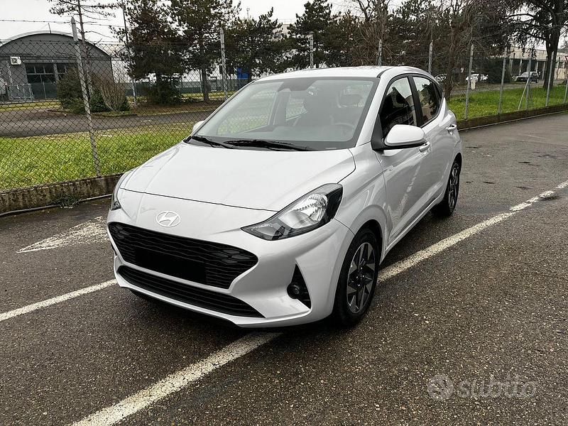 Nuova Hyundai i10 63 CV (46 kW) 2025 Grigio Utilitaria