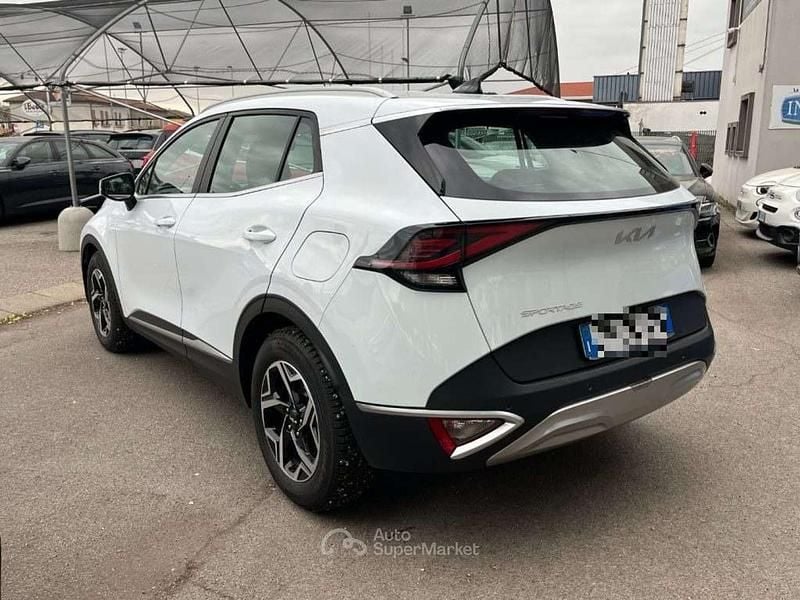 Usata Kia Sportage 136 CV (100 kW) 2023 Bianco metallizzato SUV