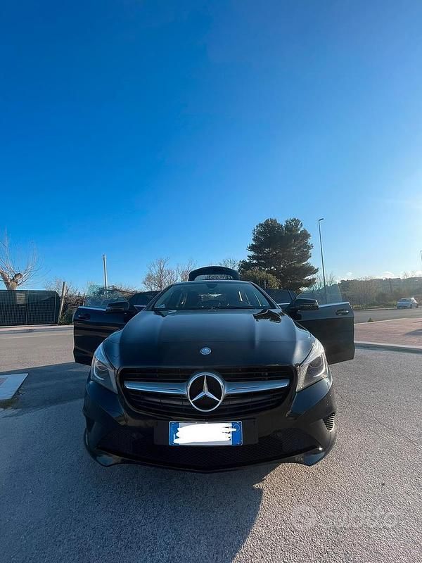 Usata Mercedes CLA220 Shooting Brake Executive 177 CV (130 kW) 2017 Nero Station wagon