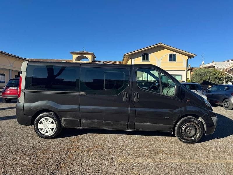 Usata Opel Vivaro 120 CV (88 kW) 2014 Nero Monovolume