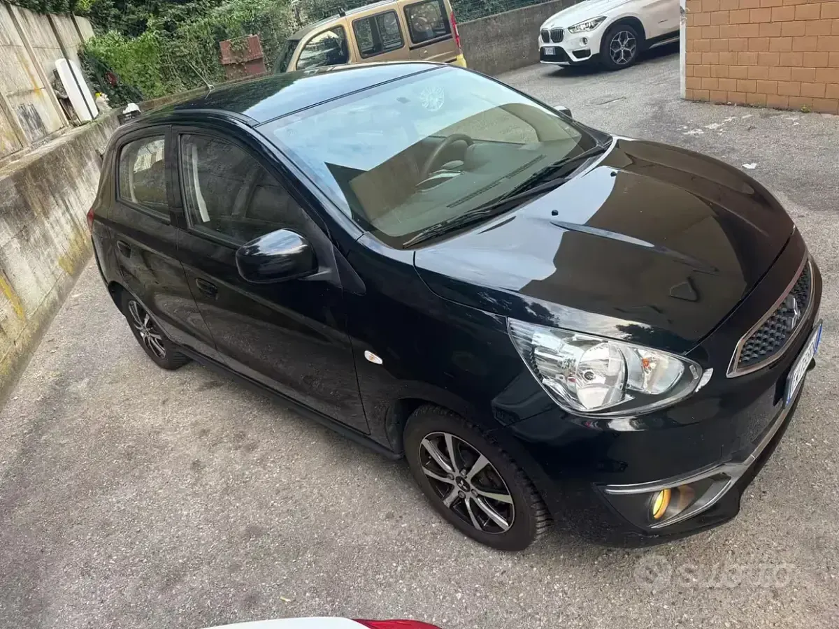 Usata Mitsubishi Space Star 71 CV (52 kW) 2019 Nero Utilitaria