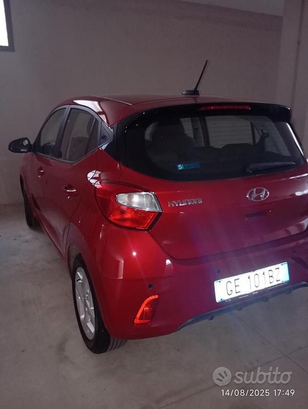 Usata Hyundai i10 67 CV (49 kW) 2021 Rosso Utilitaria