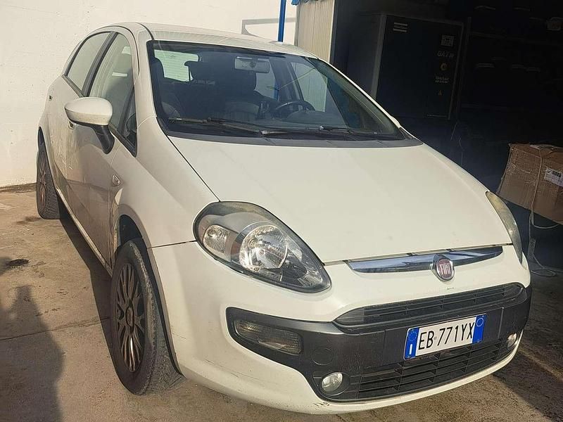 Usata Fiat Punto Classica 60 CV (44 kW) 2010 Bianco Utilitaria