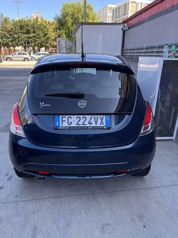 Usata Lancia Ypsilon Gold 95 CV (69 kW) 2016 Utilitaria