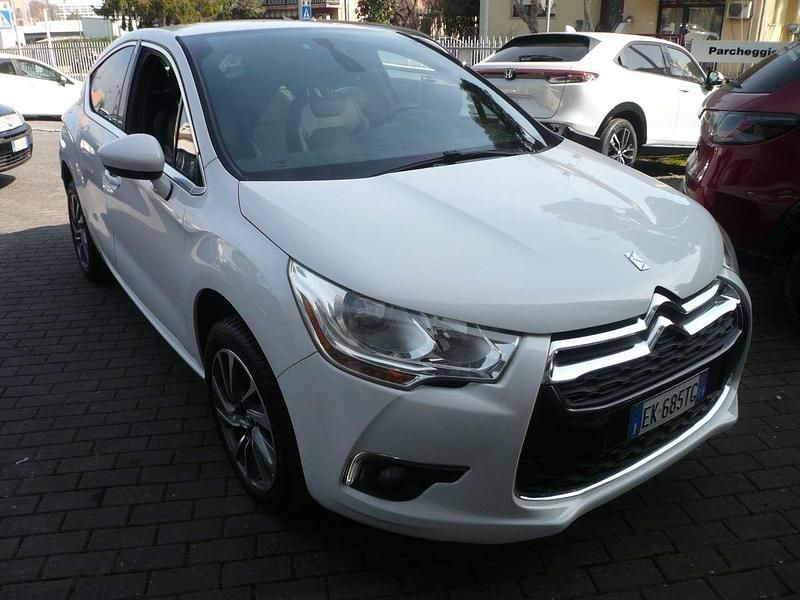 Usata DS Automobiles DS4 Chic 111 CV (81 kW) 2011 Bianco Berlina