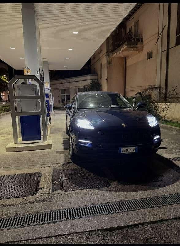 Usata 2020 Porsche Macan SUV | 53.500 € (Buon prezzo) - Immagine 1/4
