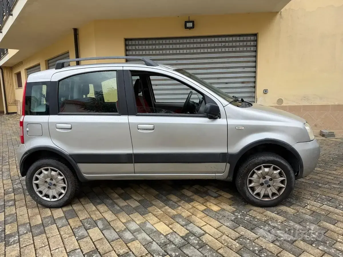Usata Fiat Panda 4x4 Climbing 60 CV (44 kW) 2005 Grigio Utilitaria