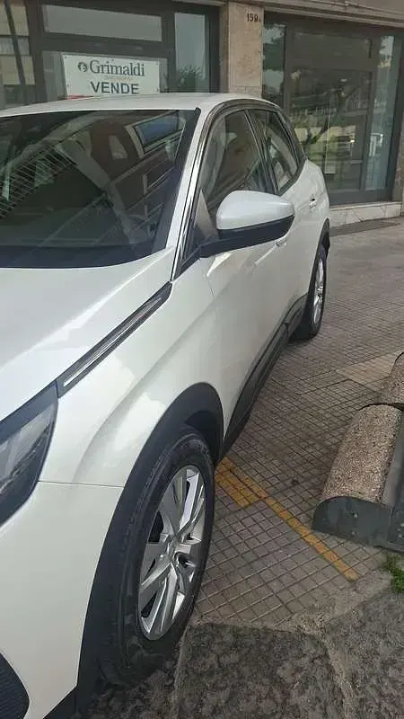 Usata Peugeot 3008 Allure 131 CV (96 kW) 2017 SUV