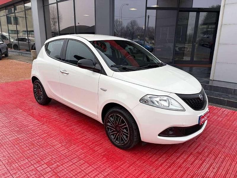 Usata Lancia Ypsilon S 69 CV (50 kW) 2024 Bianco Utilitaria